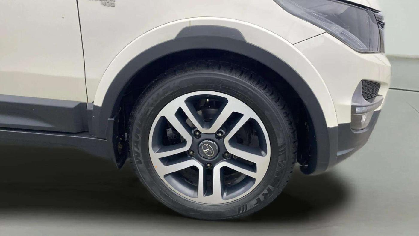 2017 Tata Hexa XT 4X2 6 STR, Diesel, Manual, 82,335 km, Right Front Wheel