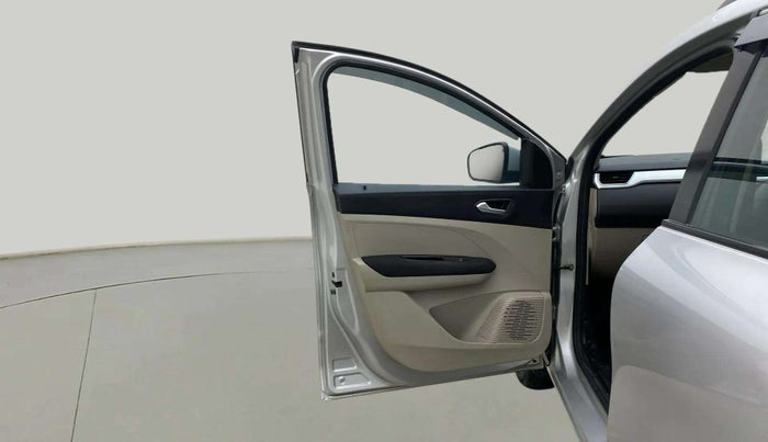 2020 Renault TRIBER RXZ AMT, Petrol, Automatic, 62,933 km, LHS Front Door