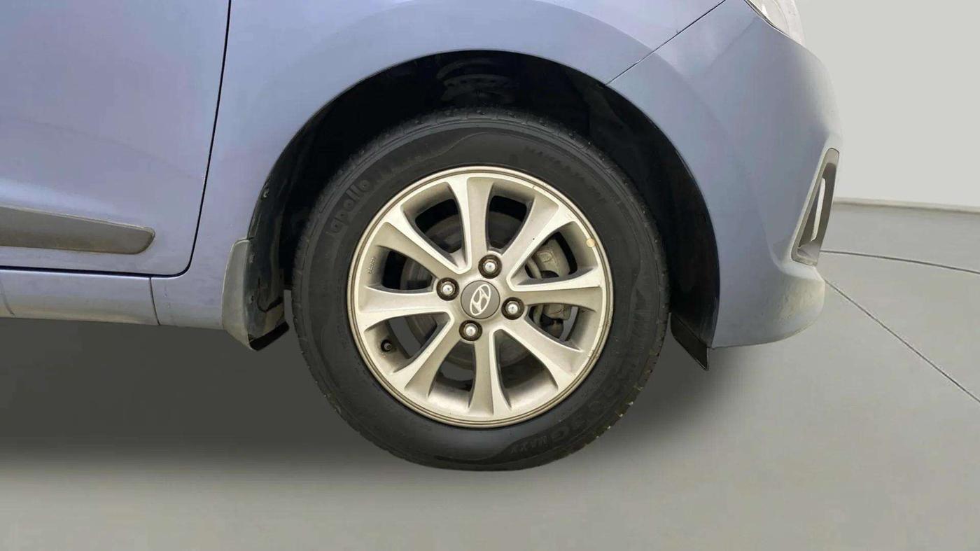 2015 Hyundai Grand i10 ASTA (O) 1.2 KAPPA VTVT, Petrol, Manual, 19,463 km, Right Front Wheel