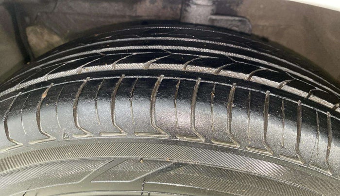2018 Maruti Celerio VXI CNG, CNG, Manual, 44,954 km, Left Front Tyre Tread