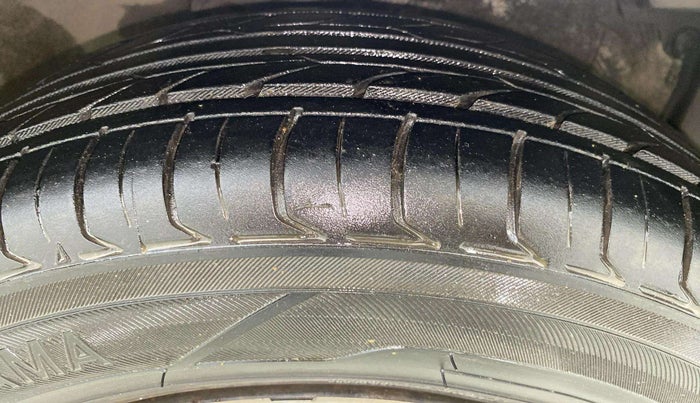 2018 Maruti Celerio VXI CNG, CNG, Manual, 44,954 km, Right Front Tyre Tread