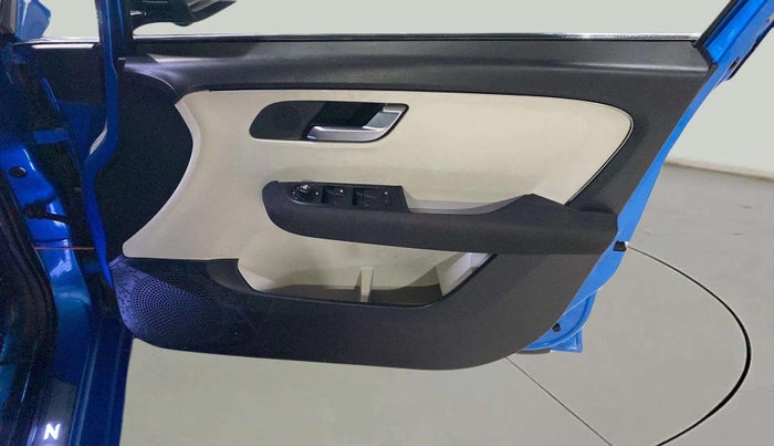 2021 Tata ALTROZ XZ PLUS PETROL, Petrol, Manual, 33,192 km, Driver Side Door Panels Control