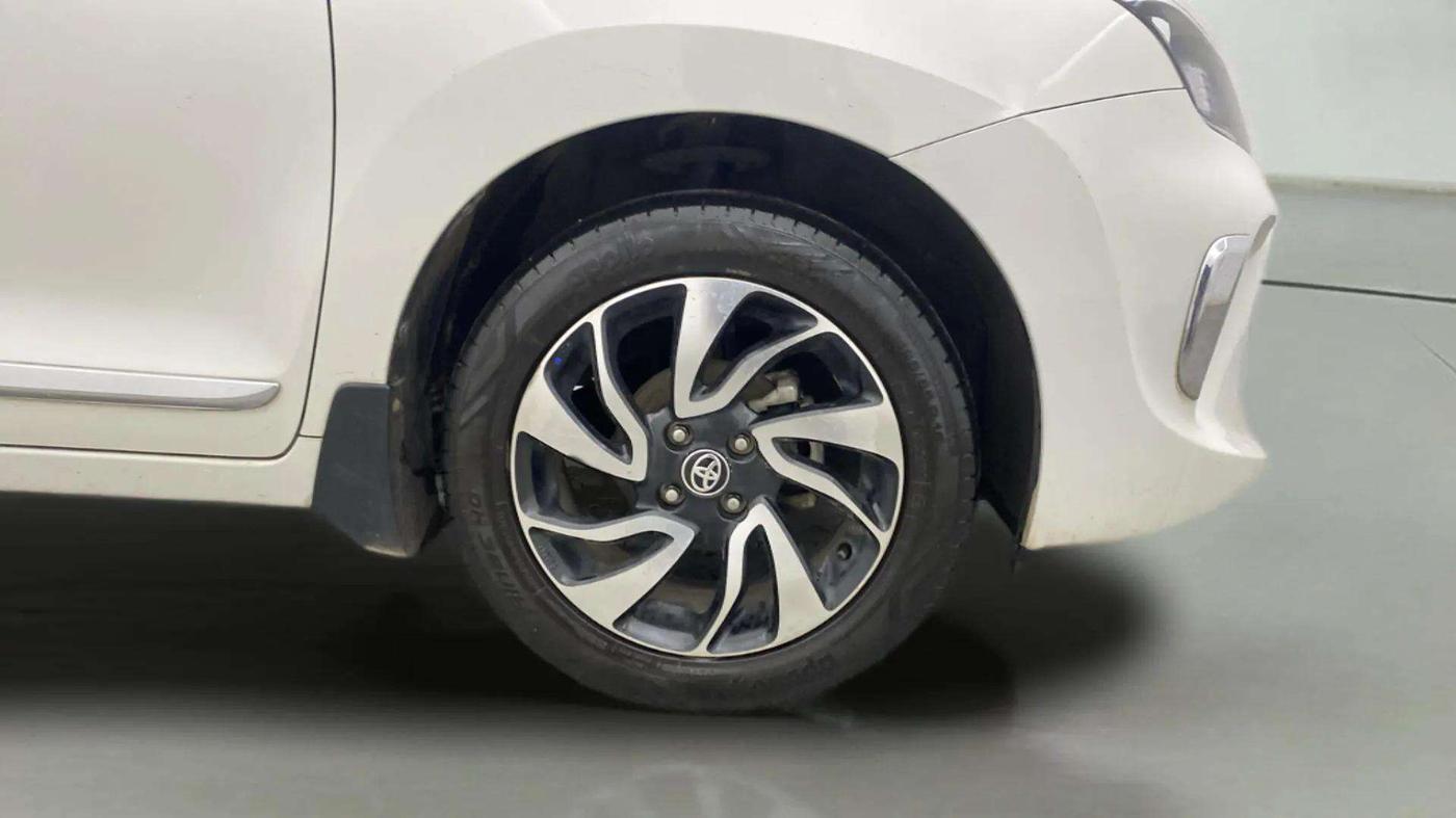 2021 Toyota Glanza G, Petrol, Manual, 17,891 km, Right Front Wheel