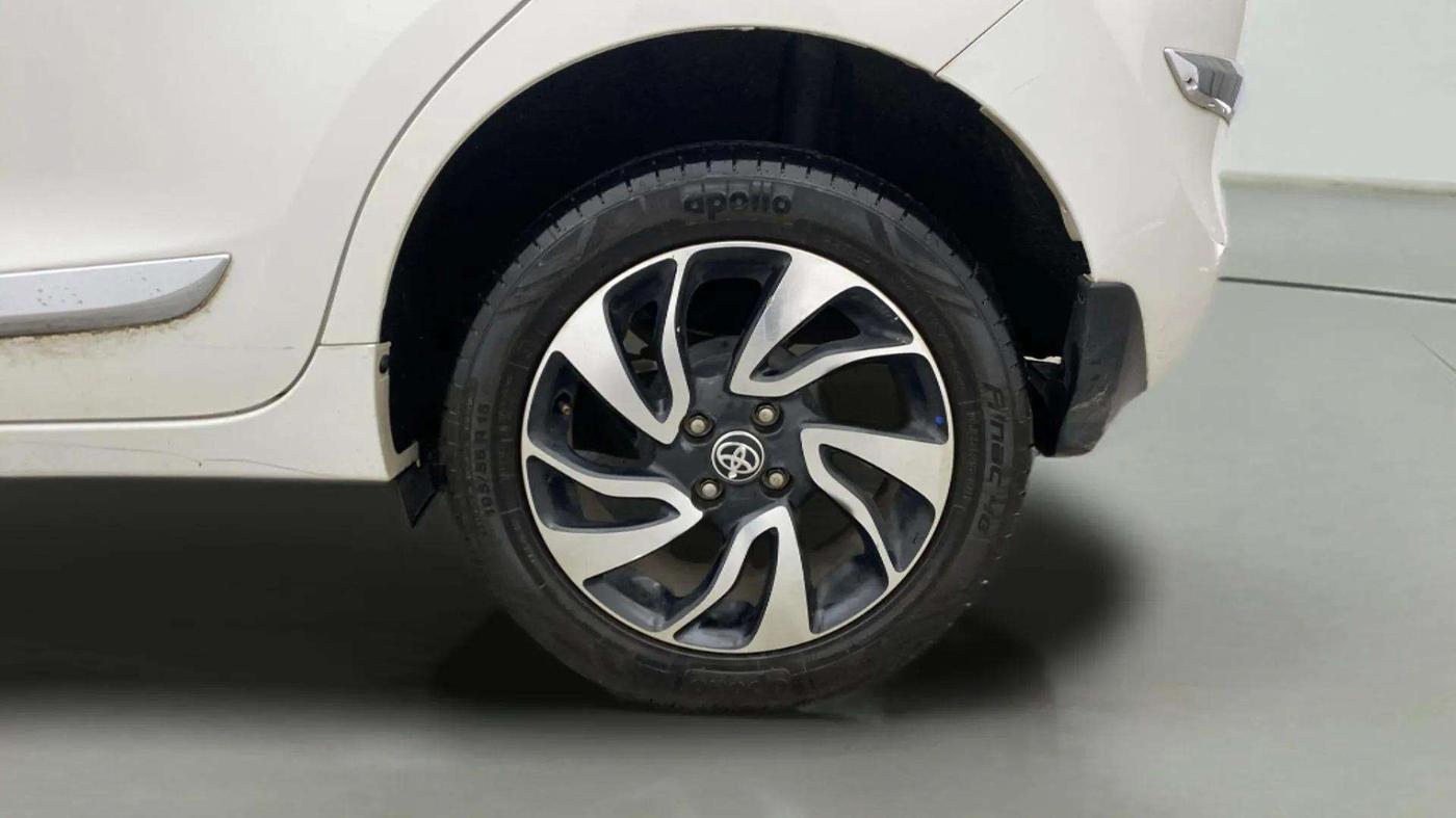 2021 Toyota Glanza G, Petrol, Manual, 17,891 km, Left Rear Wheel