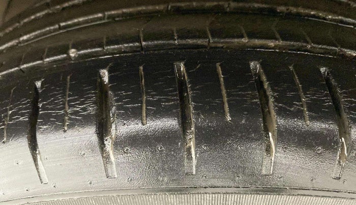 2021 Toyota Glanza G, Petrol, Manual, 17,891 km, Left Front Tyre Tread