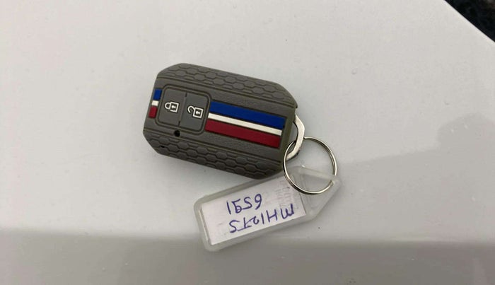 2021 Toyota Glanza G, Petrol, Manual, 17,891 km, Key Close Up