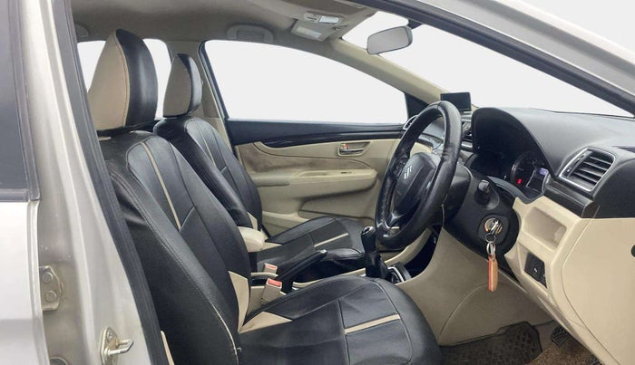 2018 Maruti Ciaz DELTA 1.4 MT PETROL, Petrol, Manual, 55,366 km, Right Side Front Door Cabin