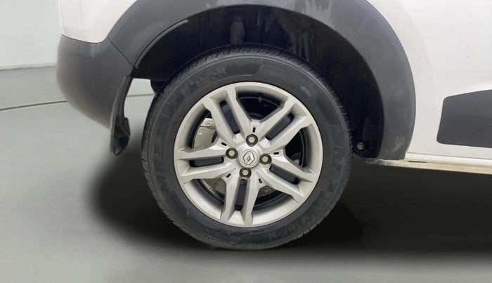 2023 Renault TRIBER RXZ AMT, Petrol, Automatic, 28,769 km, Right Rear Wheel