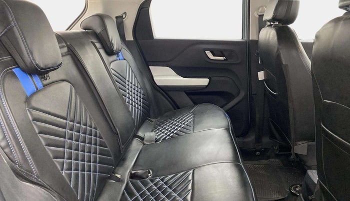 2023 Tata PUNCH Creative Flagship Dual Tone AMT, Petrol, Automatic, 43,646 km, Right Side Rear Door Cabin