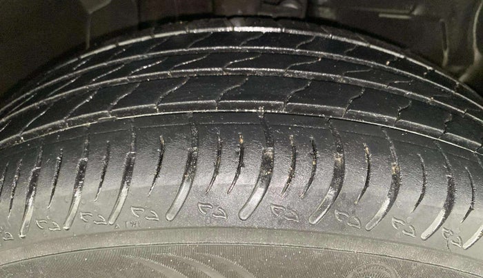 2023 Tata PUNCH Creative Flagship Dual Tone AMT, Petrol, Automatic, 43,646 km, Right Front Tyre Tread