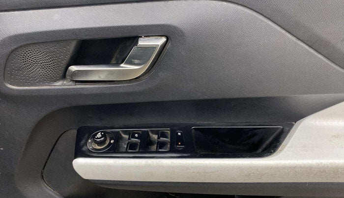 2023 Tata PUNCH Creative Flagship Dual Tone AMT, Petrol, Automatic, 43,646 km, Driver Side Door Panels Control