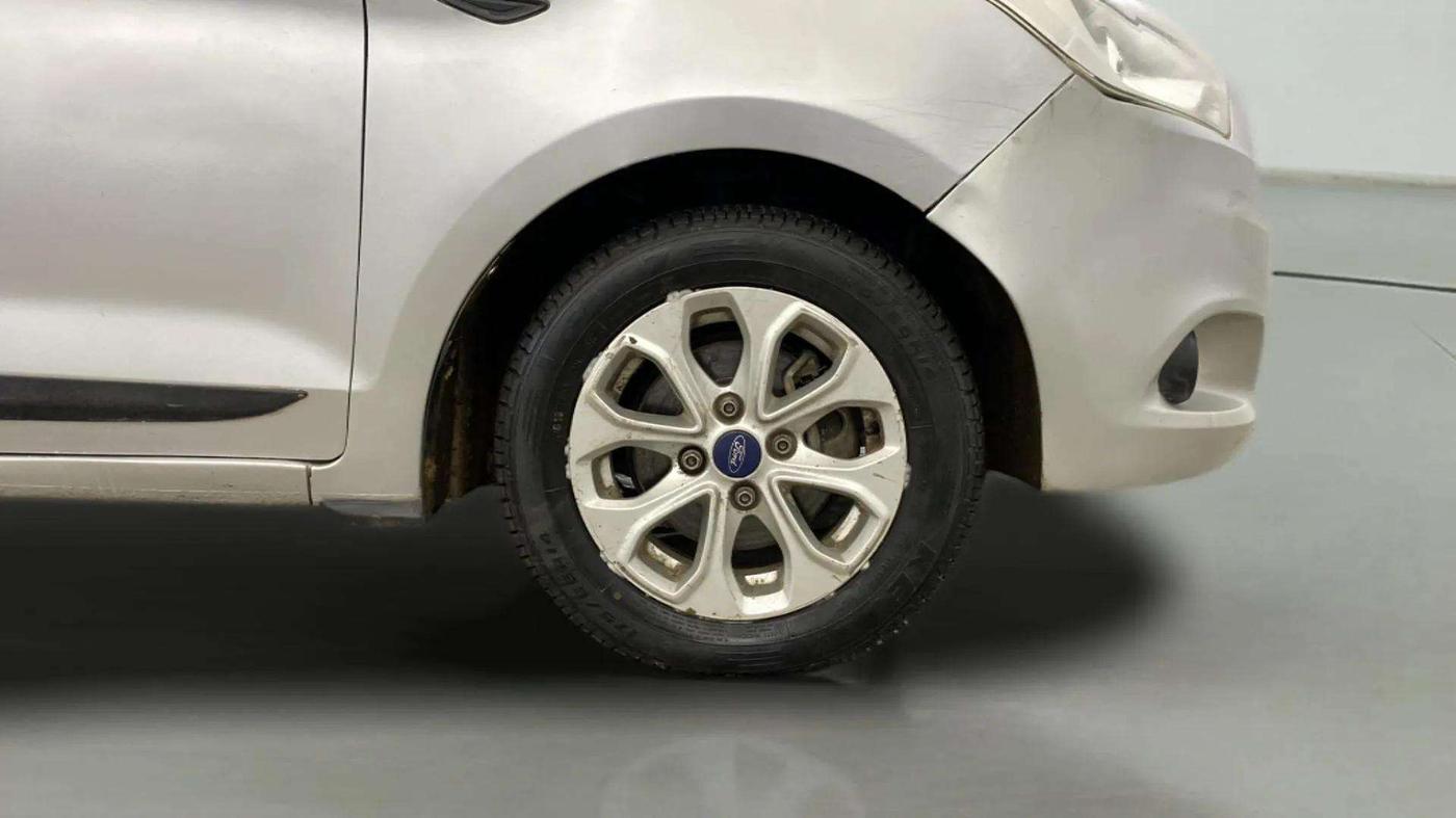 2016 Ford Figo Aspire TITANIUM1.5 DIESEL, Diesel, Manual, 74,356 km, Right Front Wheel