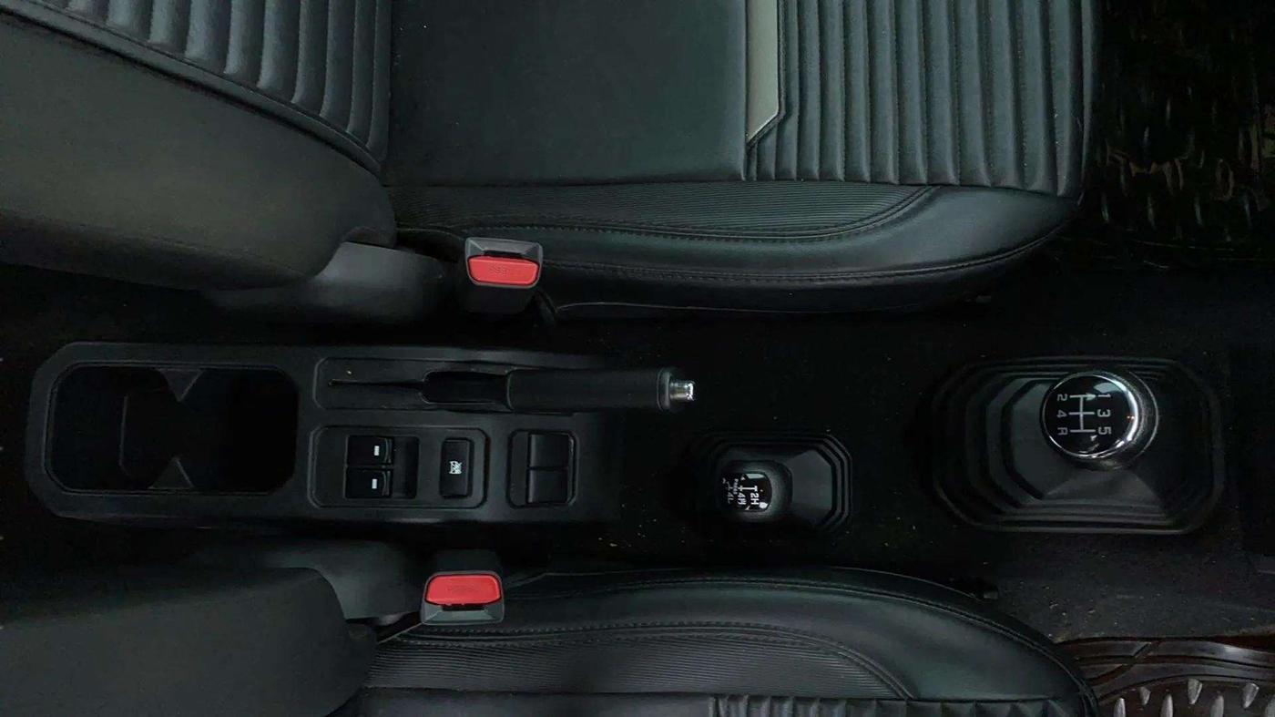 2023 Maruti JIMNY ALPHA ALL GRIP PRO MT, Petrol, Manual, 37,601 km, Gear Lever