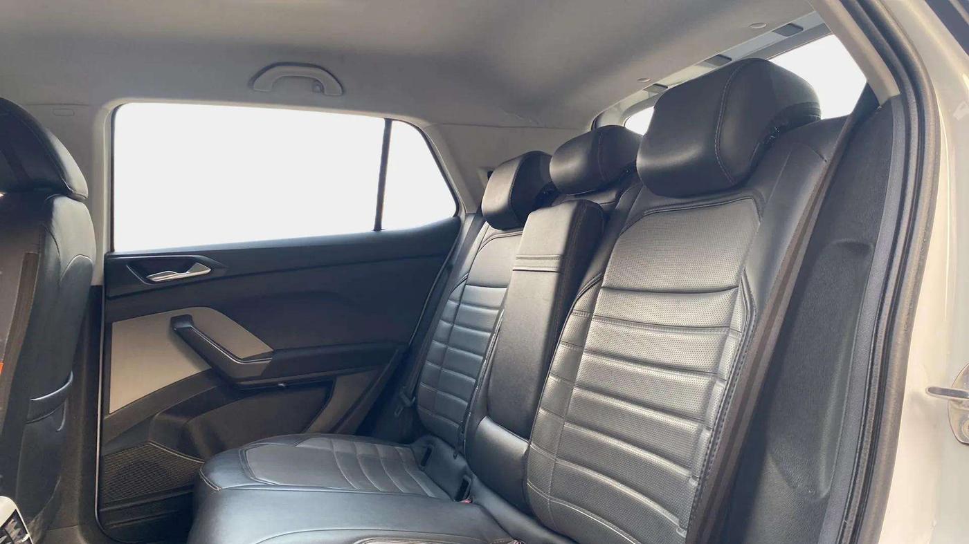2023 Skoda KUSHAQ AMBITION 1.0L TSI MT, Petrol, Manual, 41,291 km, Right Side Rear Door Cabin