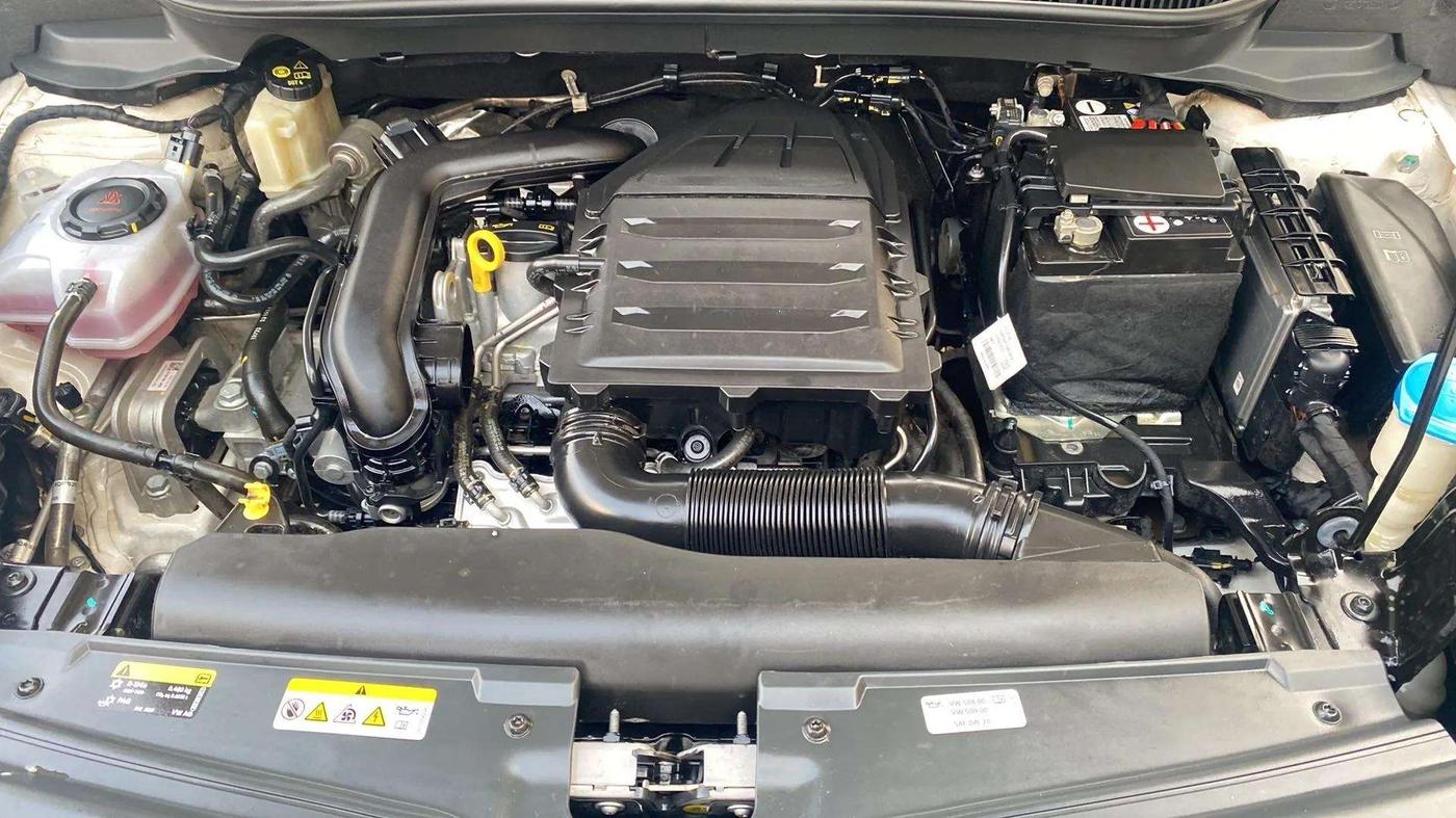 2023 Skoda KUSHAQ AMBITION 1.0L TSI MT, Petrol, Manual, 41,291 km, Open Bonet