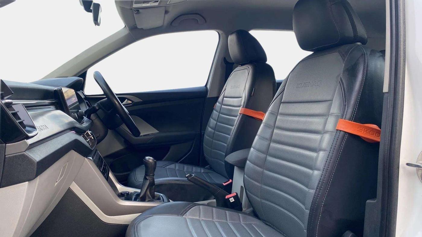2023 Skoda KUSHAQ AMBITION 1.0L TSI MT, Petrol, Manual, 41,291 km, Right Side Front Door Cabin