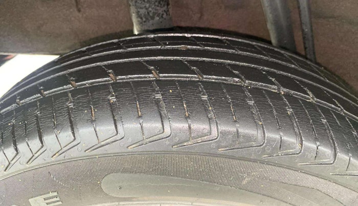 2016 Renault Kwid RXT 0.8, Petrol, Manual, 58,786 km, Right Rear Tyre Tread