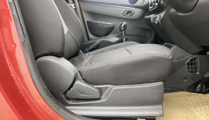 2016 Renault Kwid RXT 0.8, Petrol, Manual, 58,786 km, Driver Side Adjustment Panel