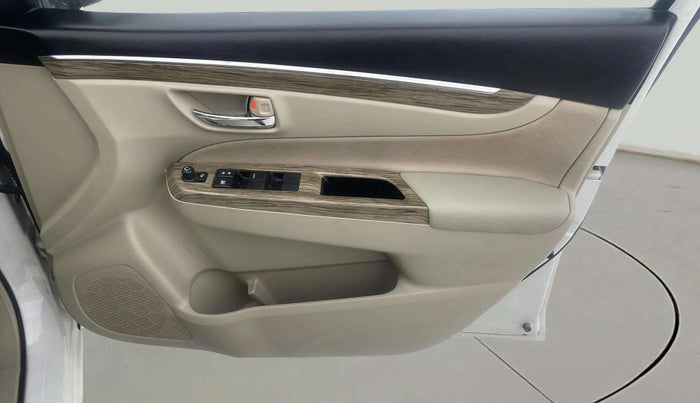 2017 Maruti Ciaz ZETA DIESEL 1.3, Diesel, Manual, 92,017 km, Driver Side Door Panels Control