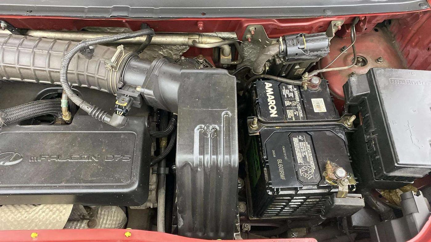 2018 Mahindra KUV 100 NXT K8 D 6 STR, Diesel, Manual, 77,666 km, Engine View - Left
