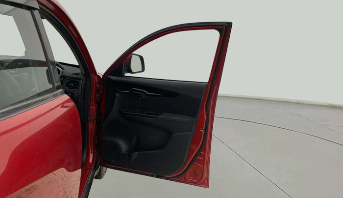 2018 Mahindra KUV 100 NXT K8 D 6 STR, Diesel, Manual, 77,504 km, RHS Front Door