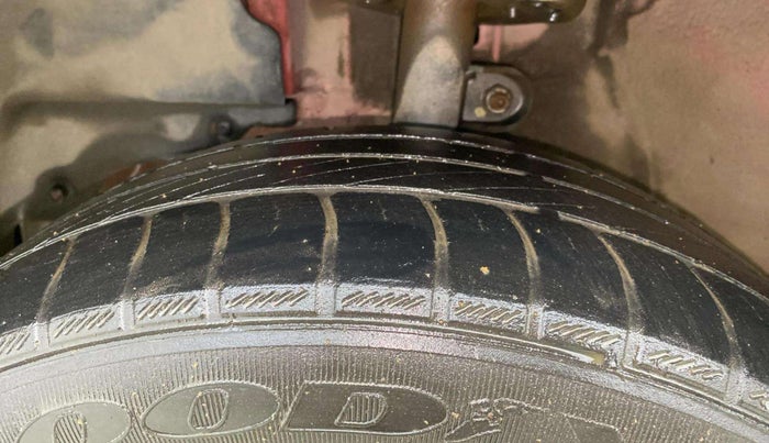 2018 Mahindra KUV 100 NXT K8 D 6 STR, Diesel, Manual, 77,504 km, Left Front Tyre Tread