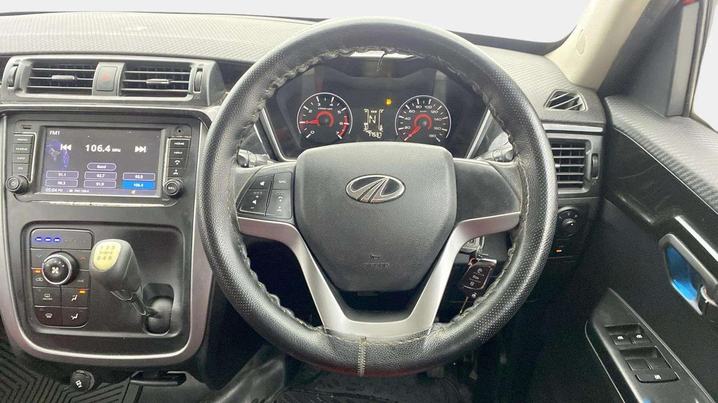 2018 Mahindra KUV 100 NXT K8 D 6 STR, Diesel, Manual, 77,666 km, Steering Wheel Close Up
