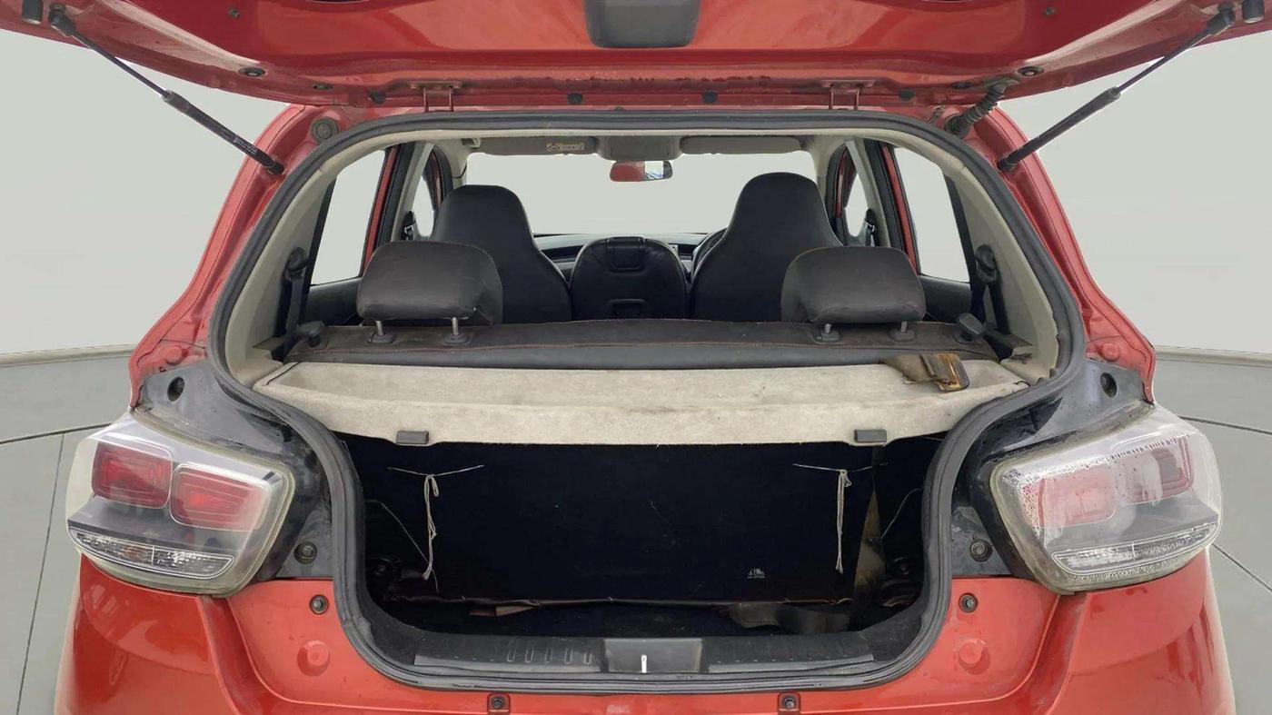 2018 Mahindra KUV 100 NXT K8 D 6 STR, Diesel, Manual, 77,666 km, Boot Open Zoomed View