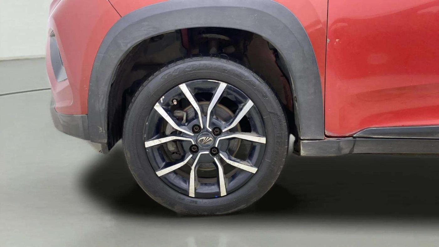 2018 Mahindra KUV 100 NXT K8 D 6 STR, Diesel, Manual, 77,666 km, Left Front Wheel