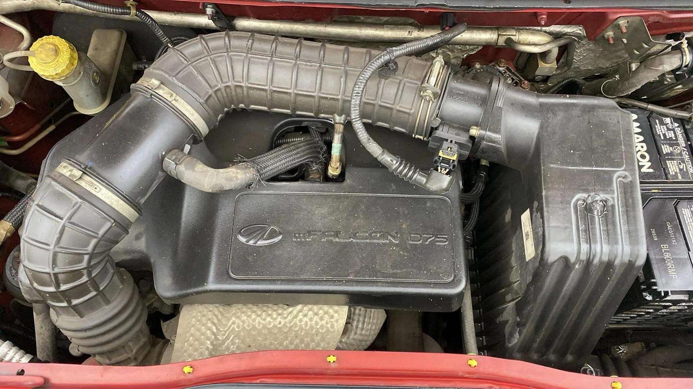 2018 Mahindra KUV 100 NXT K8 D 6 STR, Diesel, Manual, 77,666 km, Engine View