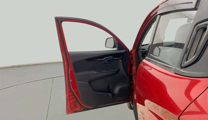 2018 Mahindra KUV 100 NXT K8 D 6 STR, Diesel, Manual, 77,504 km, LHS Front Door