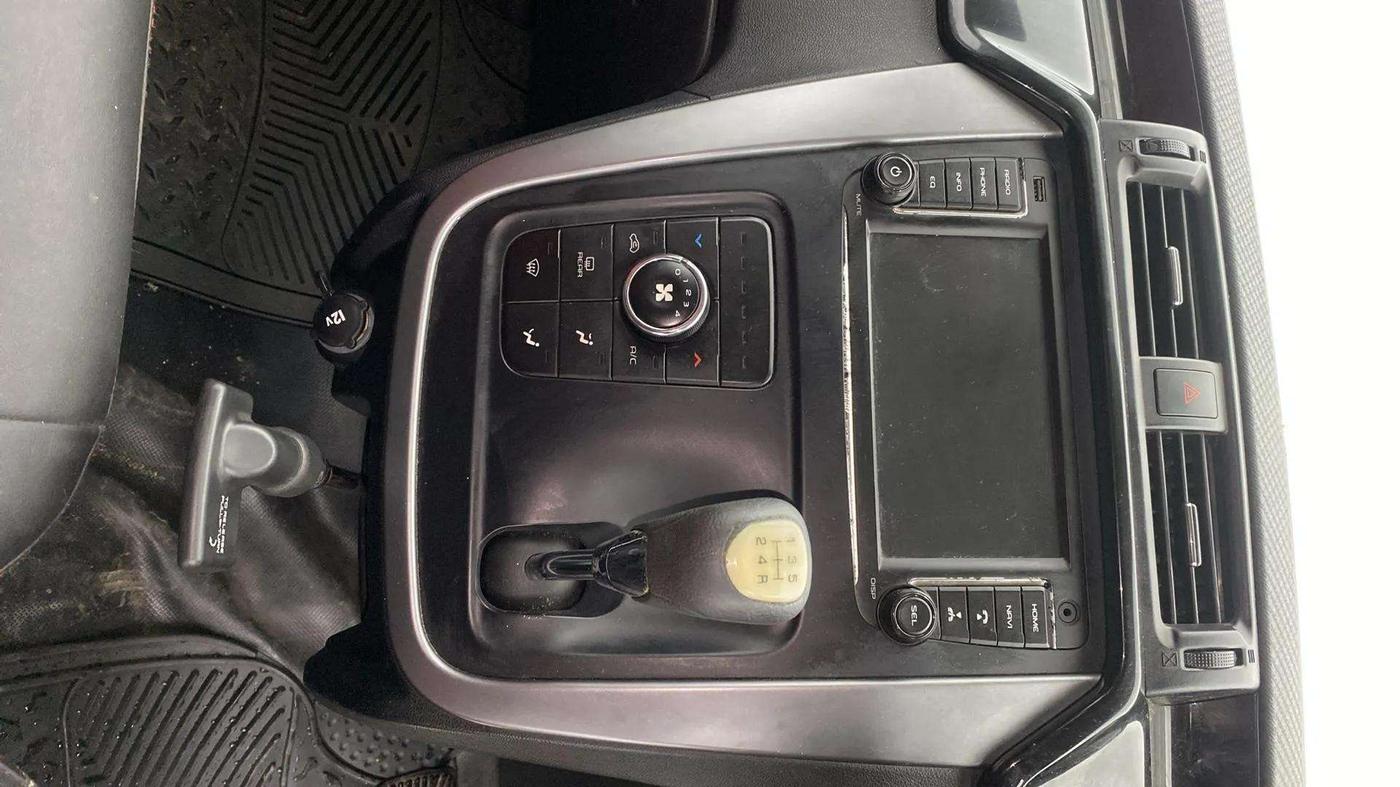 2018 Mahindra KUV 100 NXT K8 D 6 STR, Diesel, Manual, 77,666 km, Gear Lever