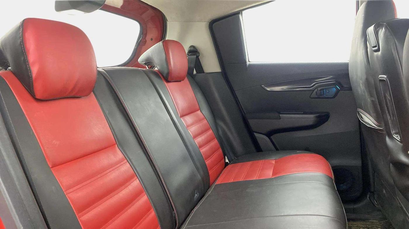 2018 Mahindra KUV 100 NXT K8 D 6 STR, Diesel, Manual, 77,666 km, Right Side Rear Door Cabin