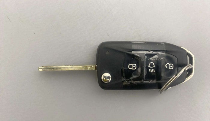 2023 Tata PUNCH ADVENTURE AMT, Petrol, Automatic, 54,787 km, Key Close Up