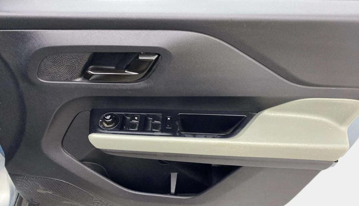 2023 Tata PUNCH ADVENTURE AMT, Petrol, Automatic, 54,787 km, Driver Side Door Panels Control
