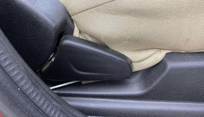 2022 Renault Kwid RXL 1.0 (O), Petrol, Manual, 60,071 km, Driver Side Adjustment Panel