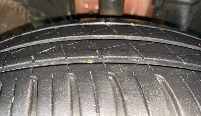 2022 Renault Kwid RXL 1.0 (O), Petrol, Manual, 60,071 km, Right Front Tyre Tread