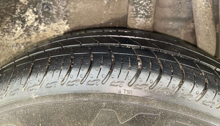 2018 Maruti Celerio VXI CNG, CNG, Manual, 90,213 km, Left Rear Tyre Tread