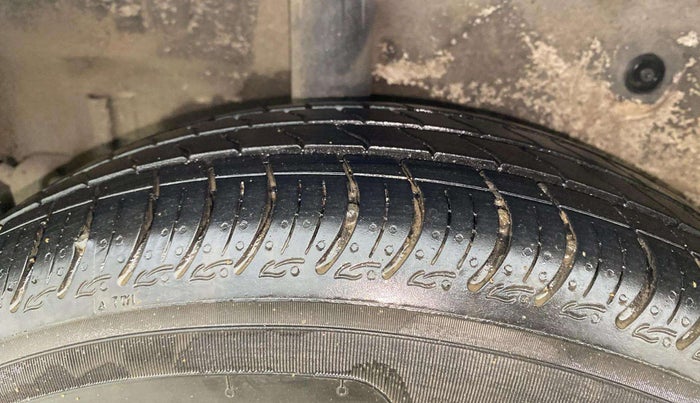 2018 Maruti Celerio VXI CNG, CNG, Manual, 90,213 km, Right Rear Tyre Tread