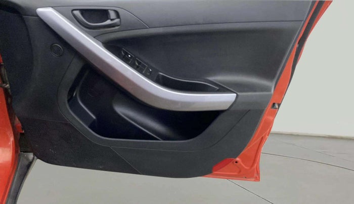 2020 Tata NEXON XM SUNROOF PETROL, Petrol, Manual, 35,731 km, Driver Side Door Panels Control