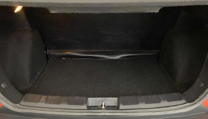 2020 Tata NEXON XM SUNROOF PETROL, Petrol, Manual, 35,731 km, Boot Inside