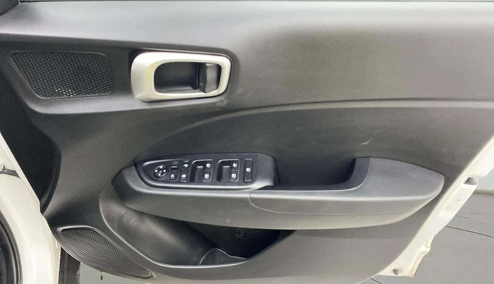 2019 Hyundai VENUE SX PLUS 1.0 TURBO DCT, Petrol, Automatic, 75,203 km, Driver Side Door Panels Control