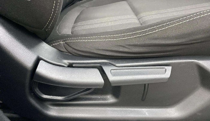 2019 Hyundai VENUE SX PLUS 1.0 TURBO DCT, Petrol, Automatic, 75,203 km, Driver Side Adjustment Panel