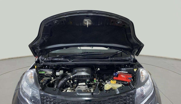 2018 Tata NEXON XM PETROL, Petrol, Manual, 29,108 km, Open Bonet