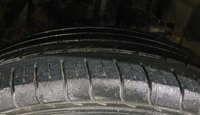 2018 Tata NEXON XM PETROL, Petrol, Manual, 29,108 km, Right Front Tyre Tread