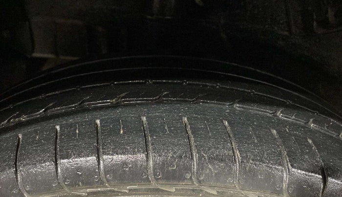 2018 Tata NEXON XM PETROL, Petrol, Manual, 29,108 km, Right Rear Tyre Tread