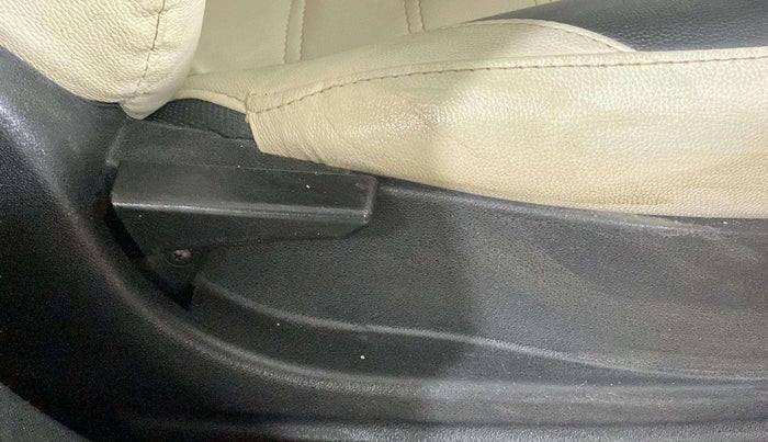 2018 Tata NEXON XM PETROL, Petrol, Manual, 29,108 km, Driver Side Adjustment Panel