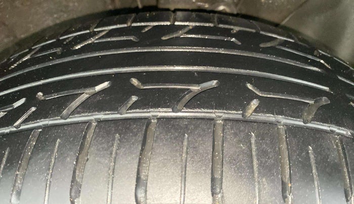 2017 Hyundai Elite i20 MAGNA 1.4 AT, Petrol, Automatic, 92,192 km, Right Front Tyre Tread