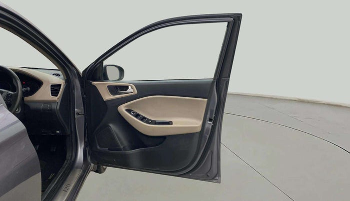 2017 Hyundai Elite i20 MAGNA 1.4 AT, Petrol, Automatic, 92,192 km, RHS Front Door