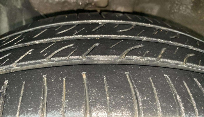 2017 Hyundai Elite i20 MAGNA 1.4 AT, Petrol, Automatic, 92,192 km, Left Front Tyre Tread